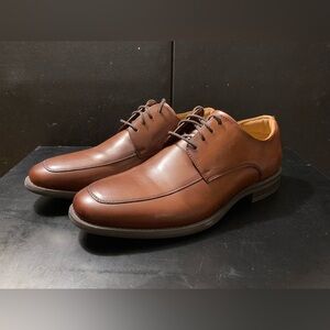 Florsheim Zaffiro Moc-Toe Derby in Cognac/Brown | Size 9US